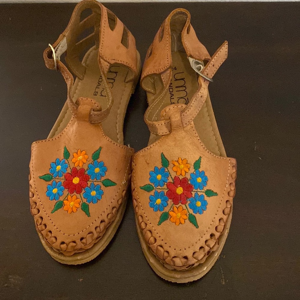 Huarache Embroider Flowers